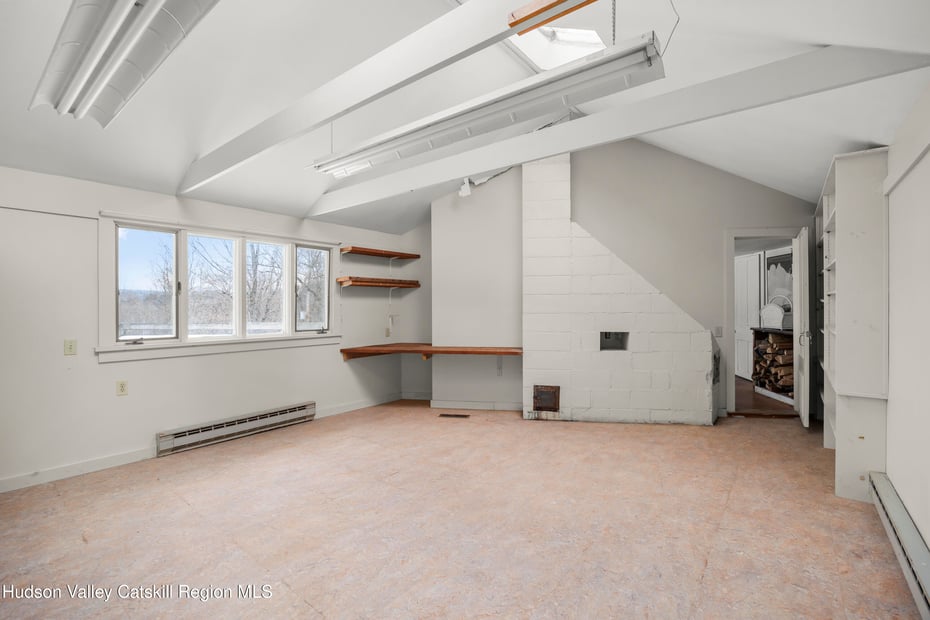 83 Silvernail Photo 23