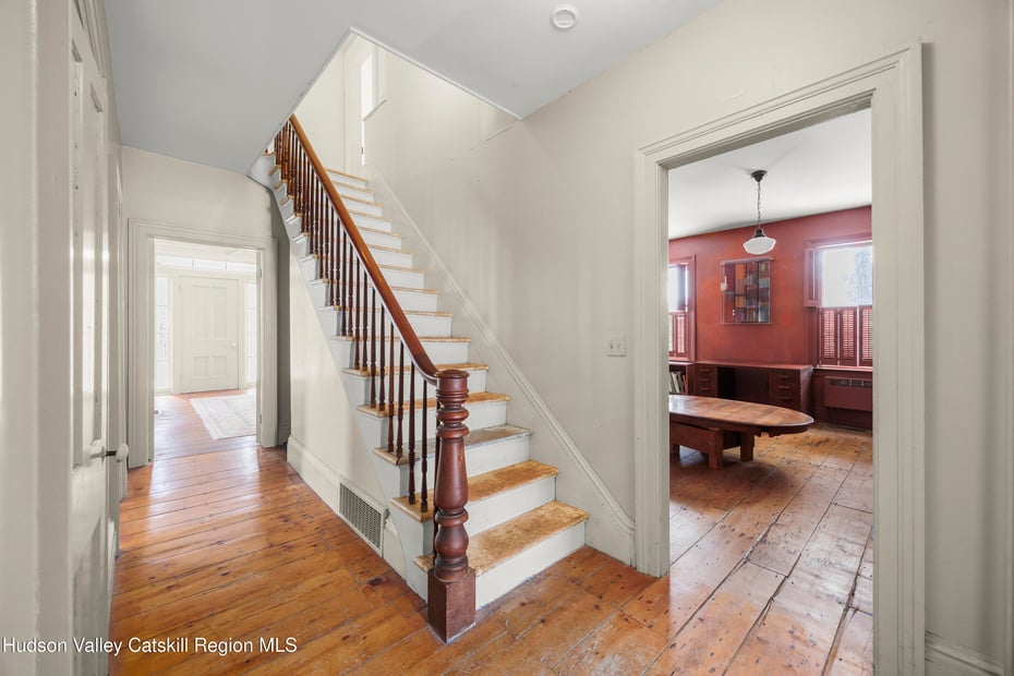 83 Silvernail Photo 24