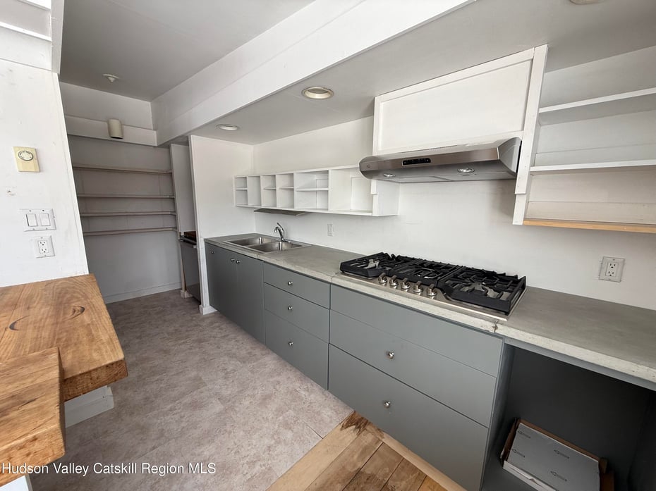 83 Silvernail Photo 44