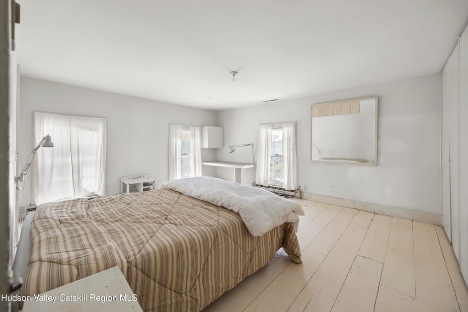 83 Silvernail Photo 26