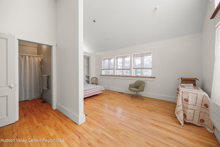 83 Silvernail Photo 15