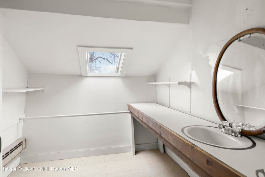 83 Silvernail Photo 38