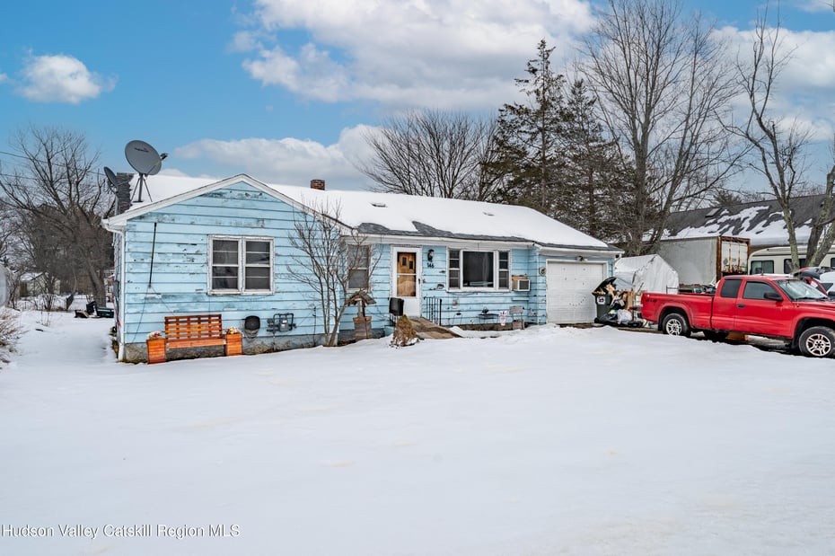 146 Joslen Boulevard Photo 1