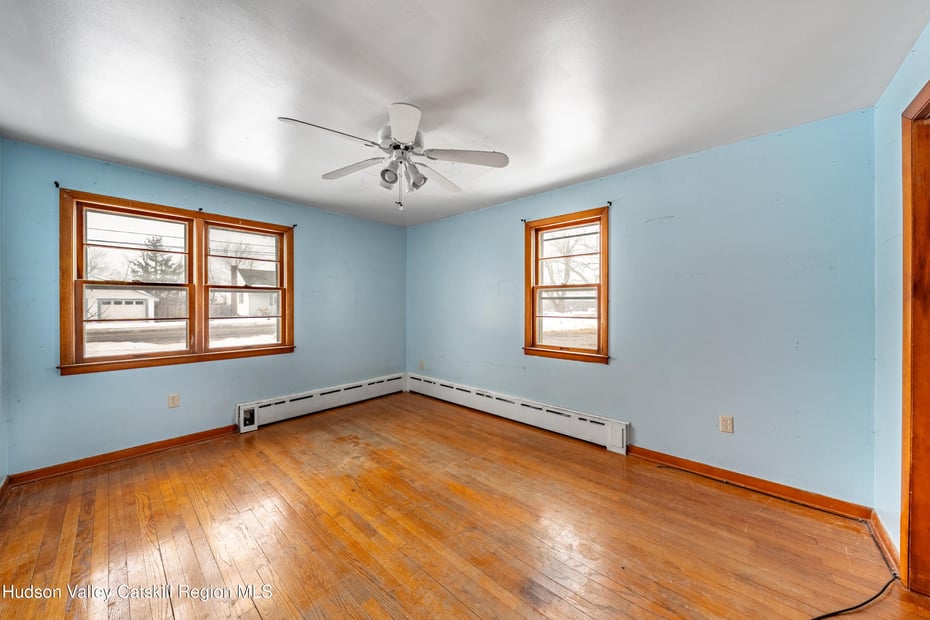 146 Joslen Boulevard Photo 13