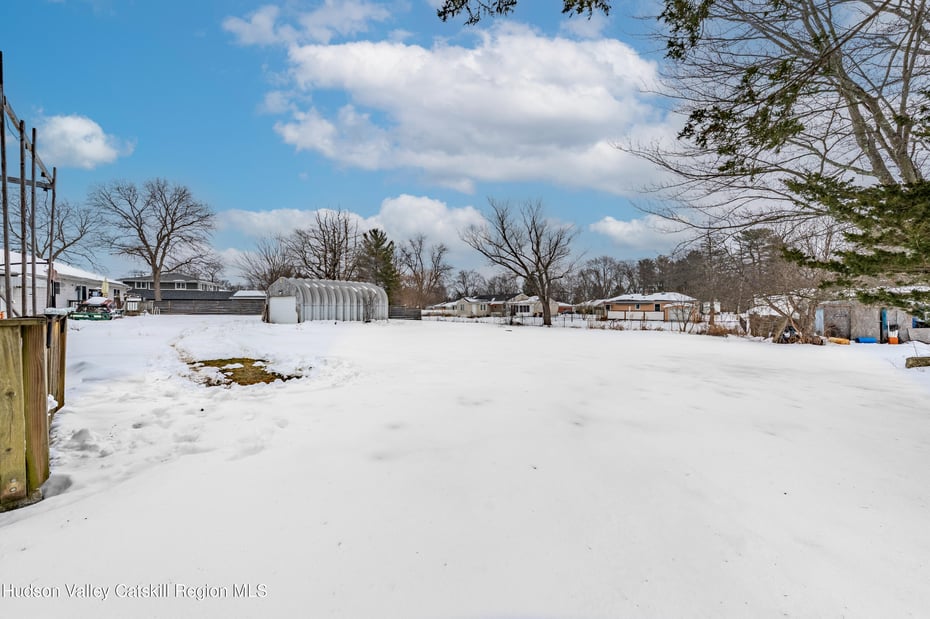 146 Joslen Boulevard Photo 4