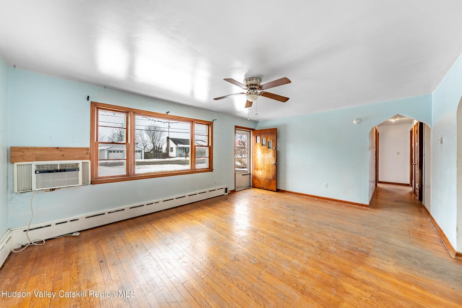 146 Joslen Boulevard Photo 8