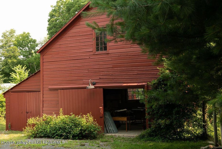 210 Bate Road Photo 24