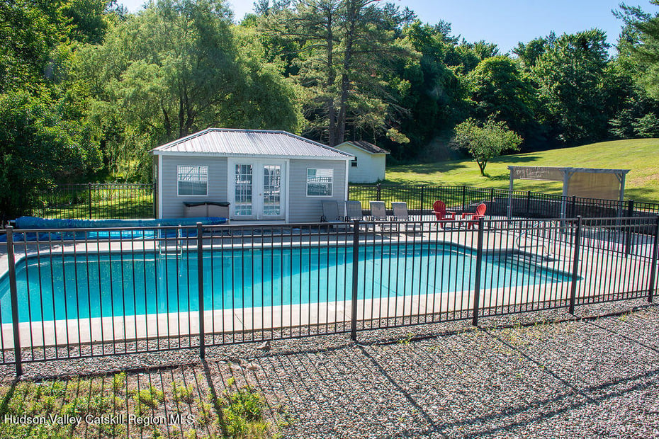 578 Fischer Road Photo 6