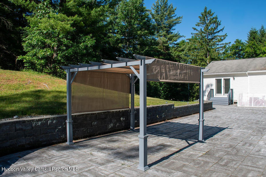 578 Fischer Road Photo 43