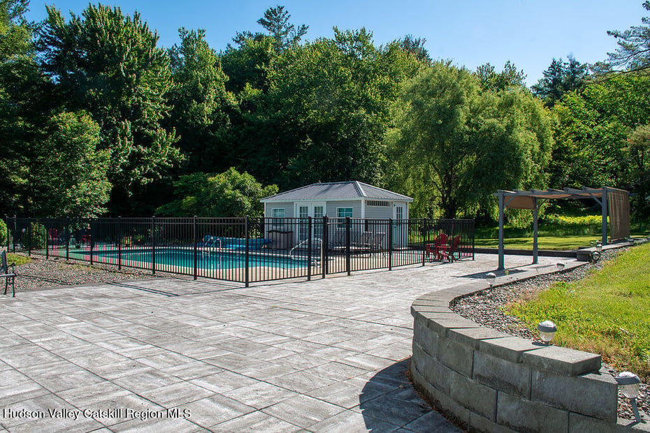 578 Fischer Road Photo 5