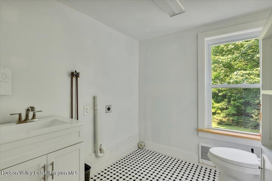 18 Gaffney Lane Photo 36