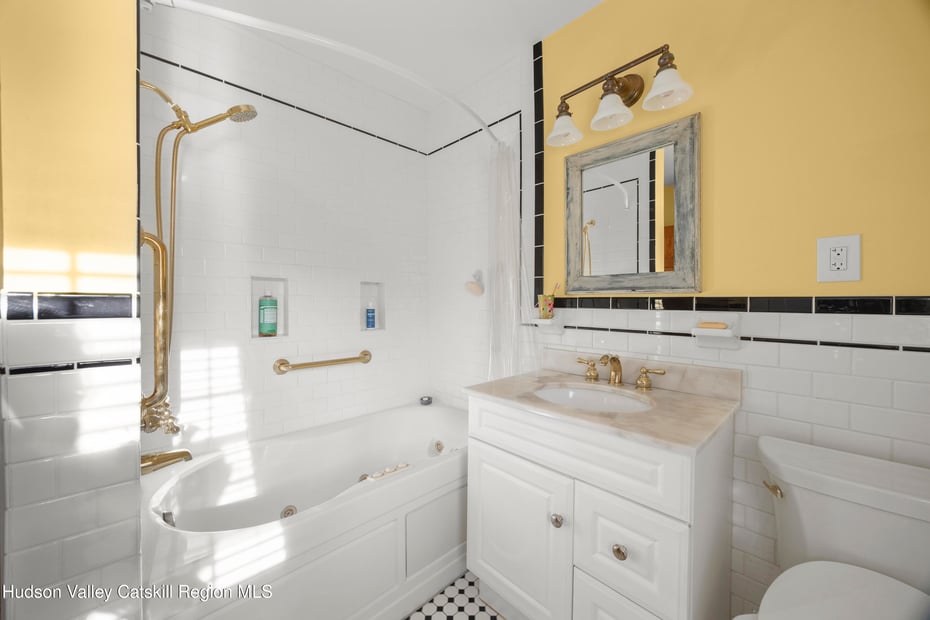 28 Mellenville Square Photo 18