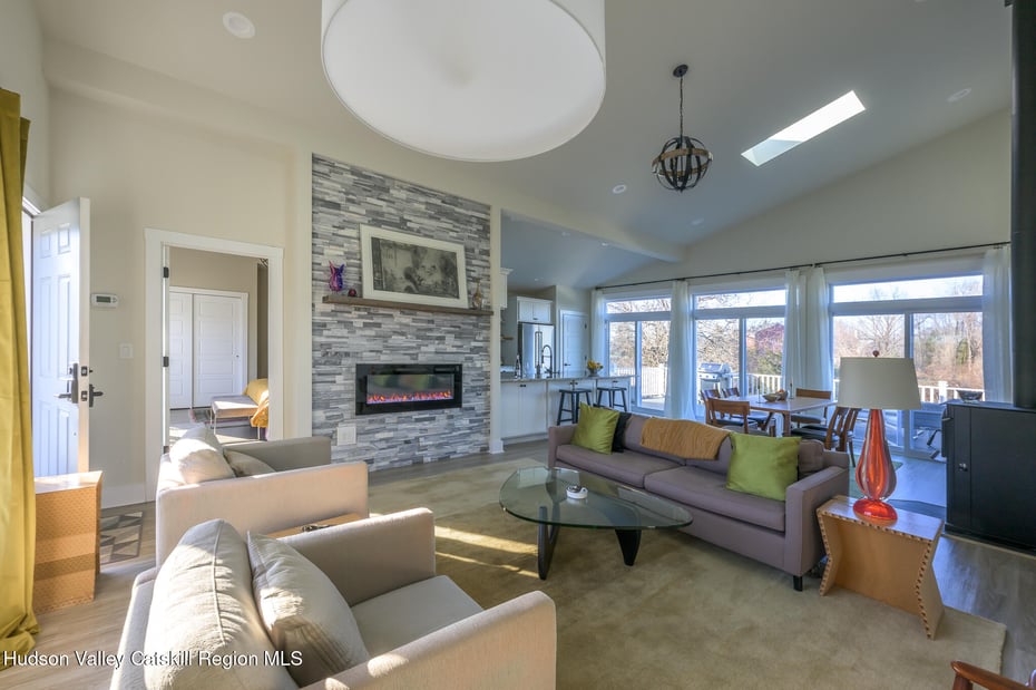 16 Lucas Lane Photo 4