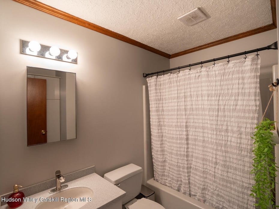 84 Hill Road Photo 11