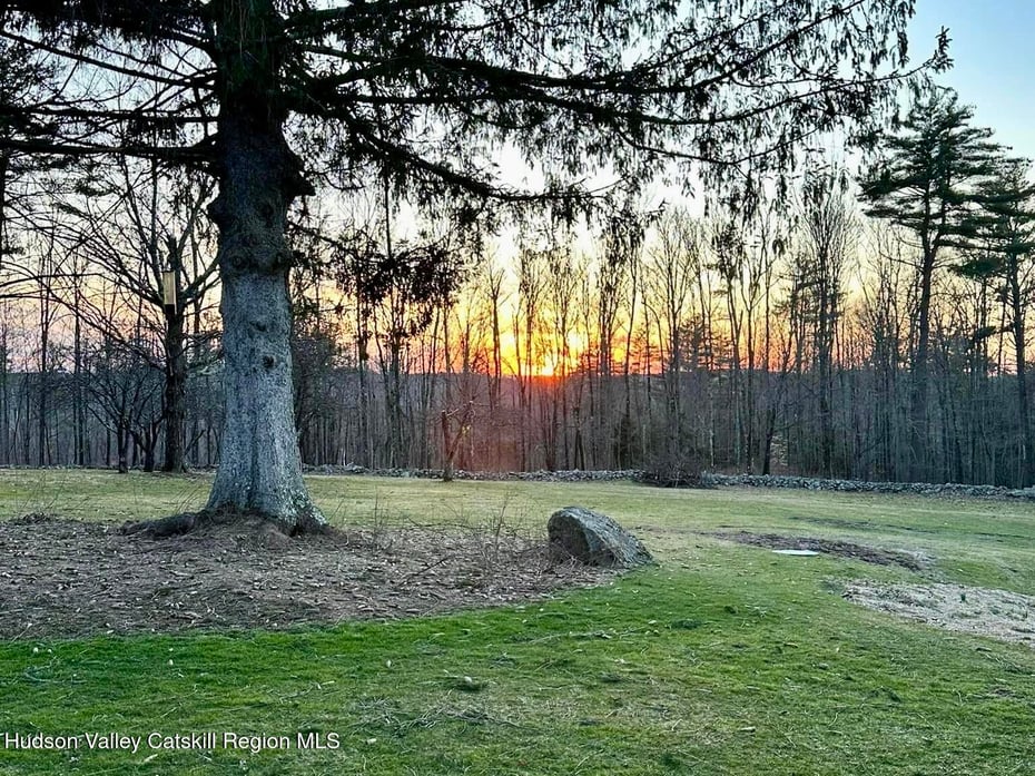 84 Hill Road Photo 21