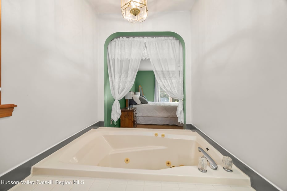 221 Tice Hill Road Photo 16