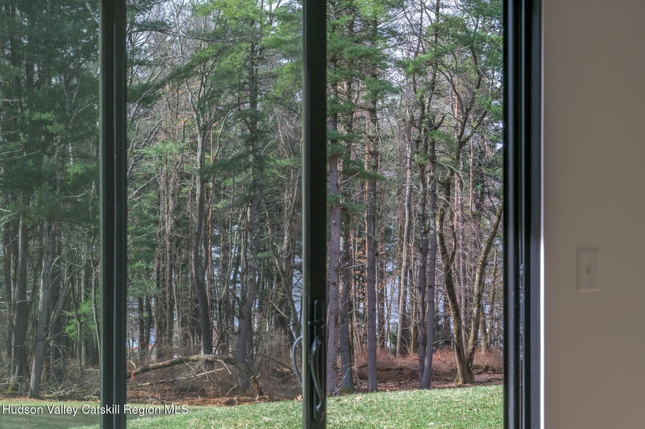 501 Birch Street Photo 10