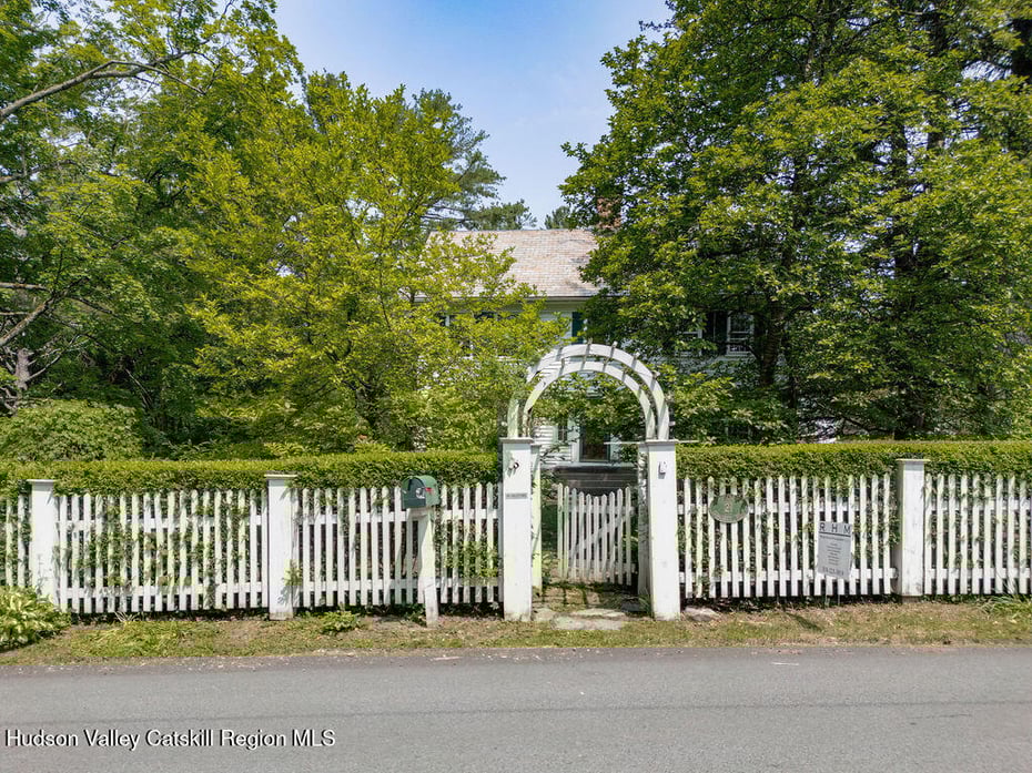 21 Cemetery Road Photo 37