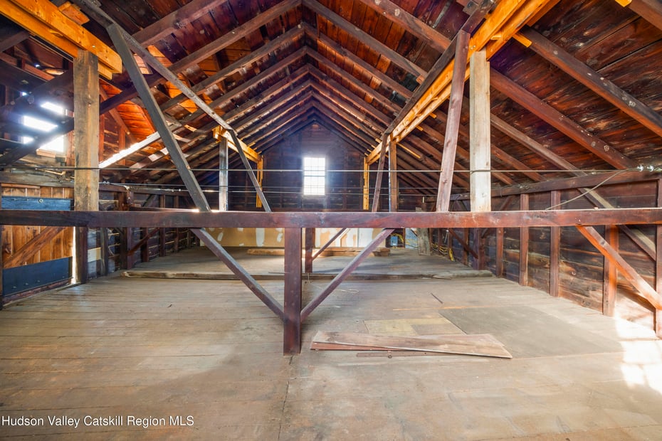 242 Main St Street Photo 27