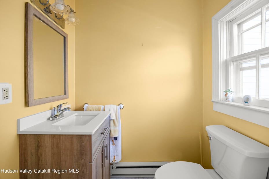 242 Main St Street Photo 21