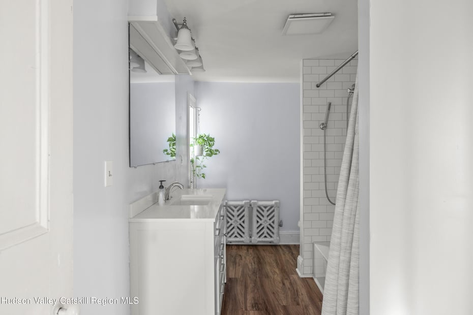 242 Main St Street Photo 19