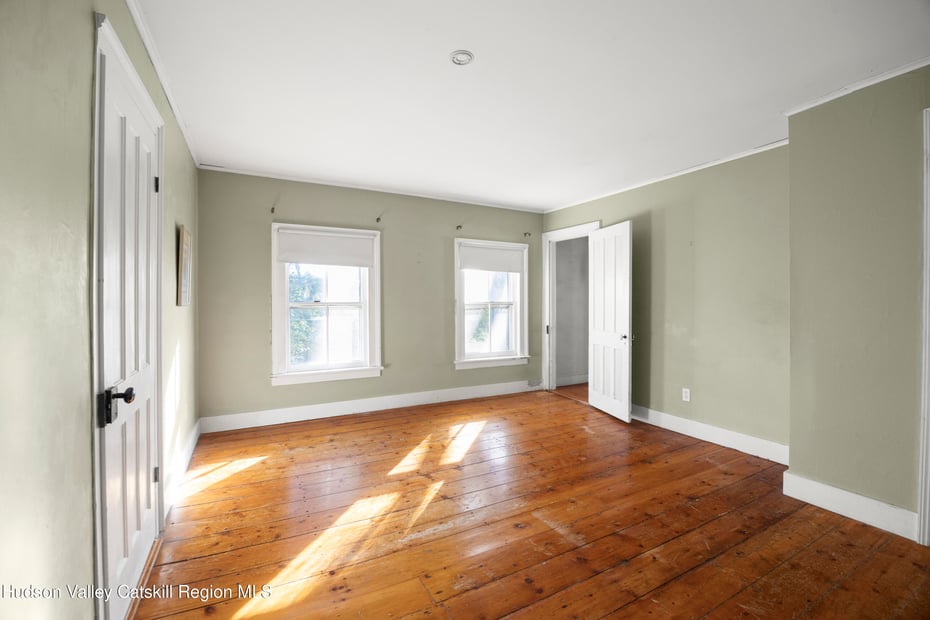 242 Main St Street Photo 20