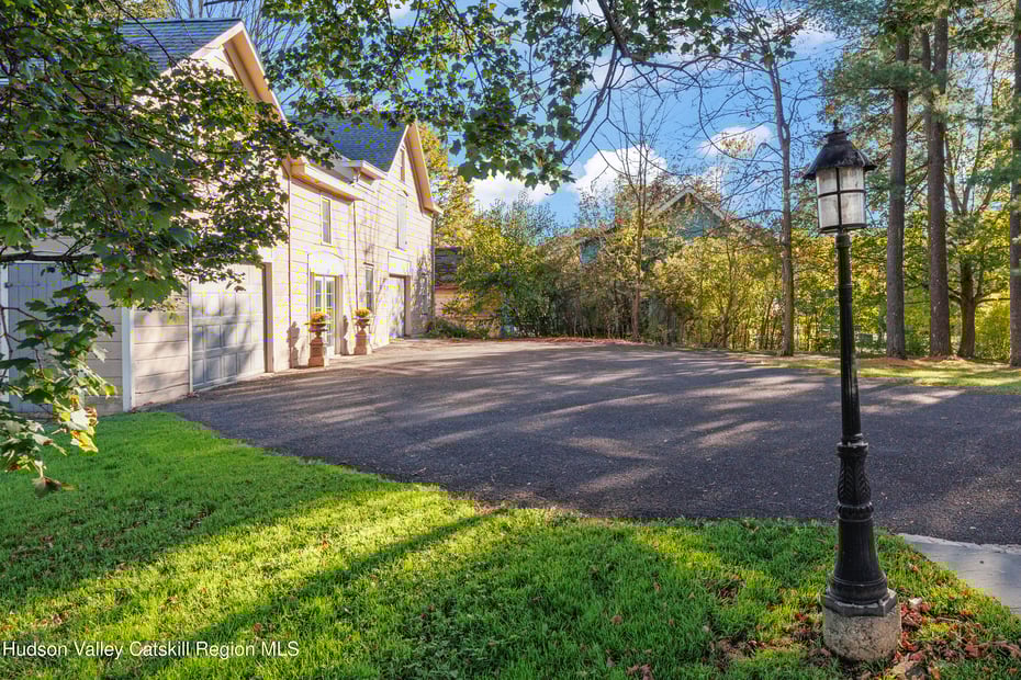 242 Main St Street Photo 4