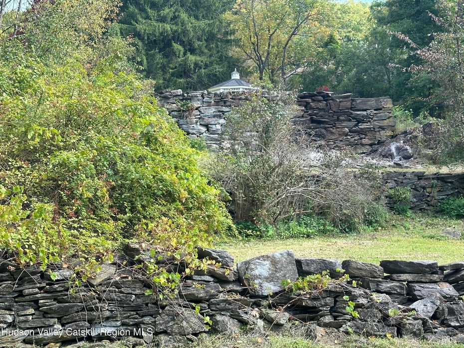 118 Old Shaker Road Photo 10