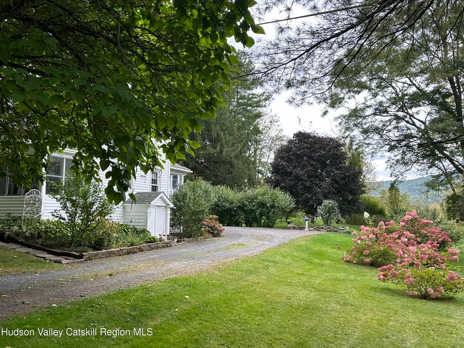 118 Old Shaker Road Photo 2