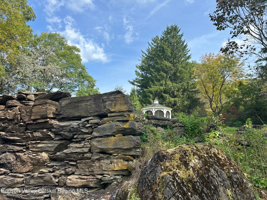 118 Old Shaker Road Photo 11