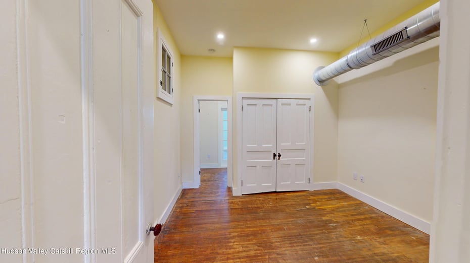 35 Main Street Photo 9