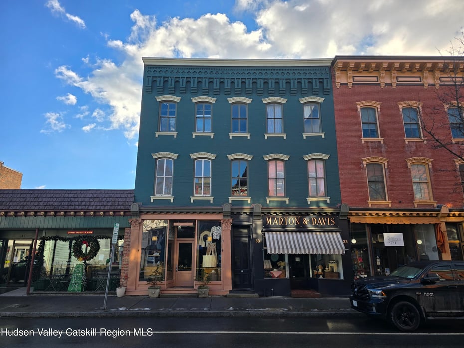 35 Main Street Photo 15