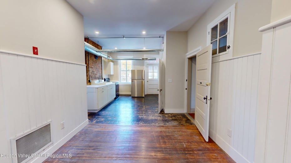 35 Main Street Photo 7