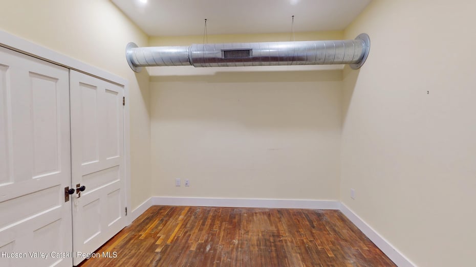 35 Main Street Photo 11