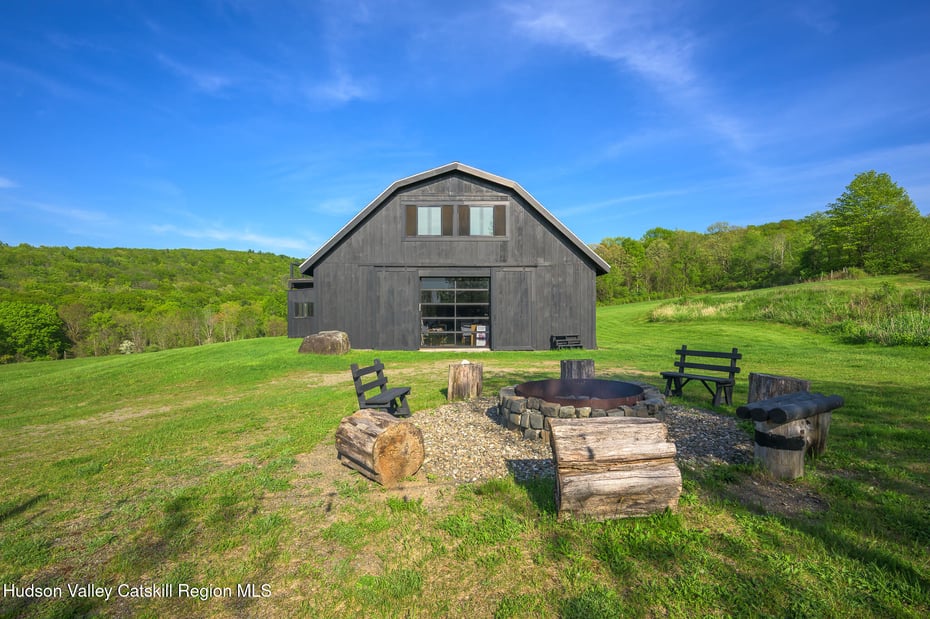 837 Carlson Road Photo 45