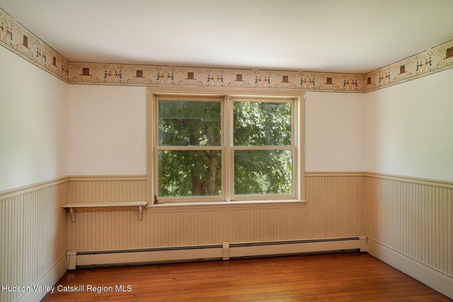 291 Hennett Road Photo 19