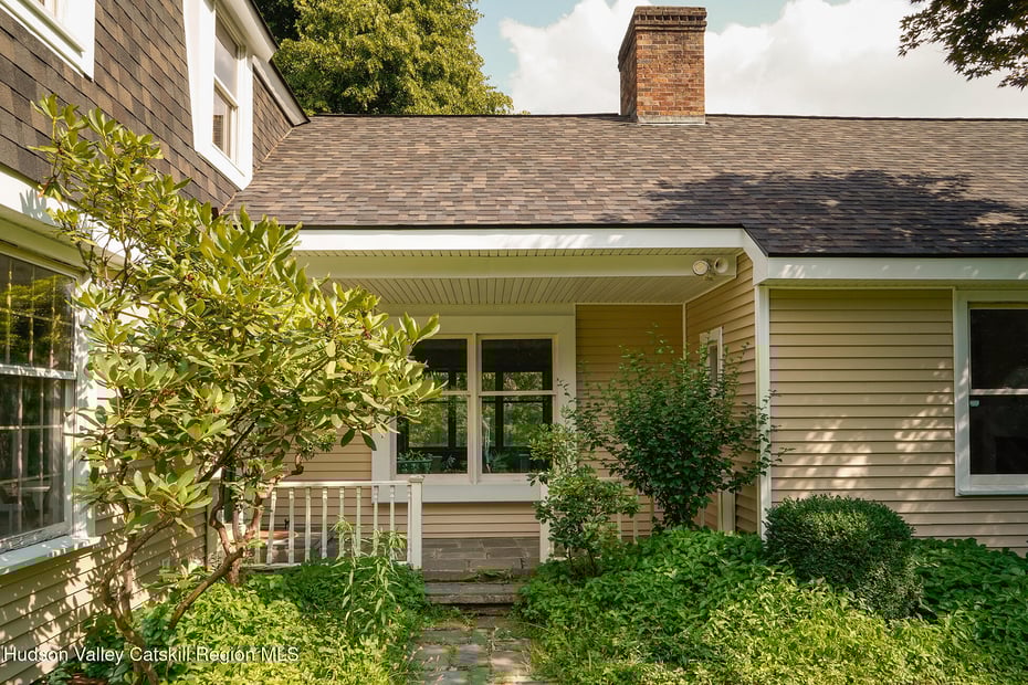 291 Hennett Road Photo 7