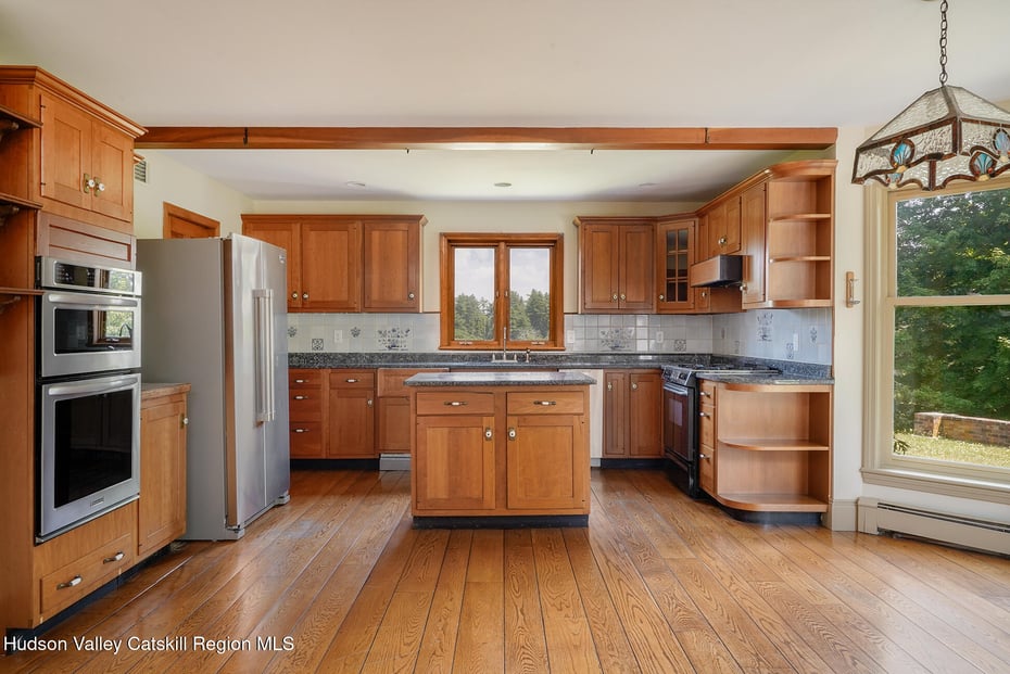 291 Hennett Road Photo 11