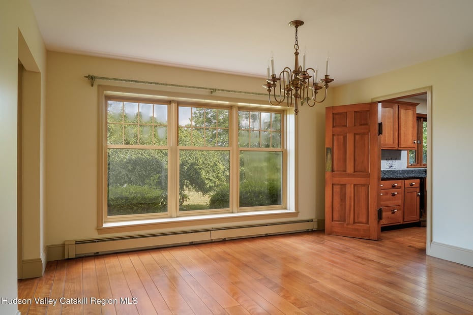 291 Hennett Road Photo 10