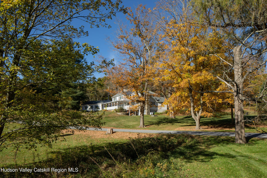 321 Tompkins Road Photo 9