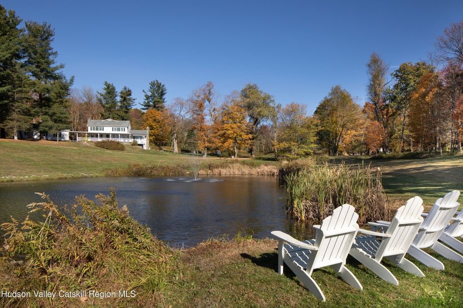 321 Tompkins Road Photo 2