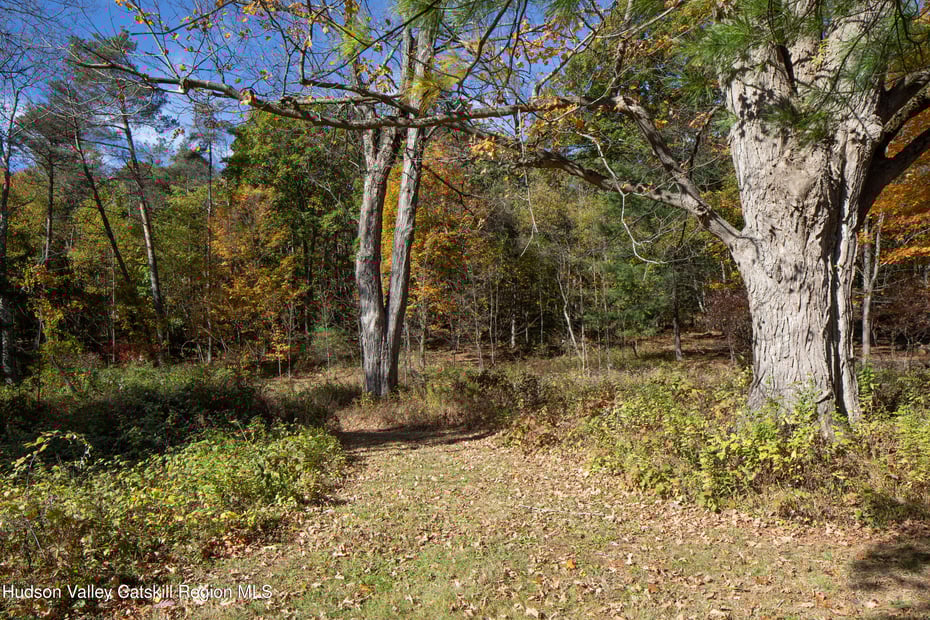 321 Tompkins Road Photo 25