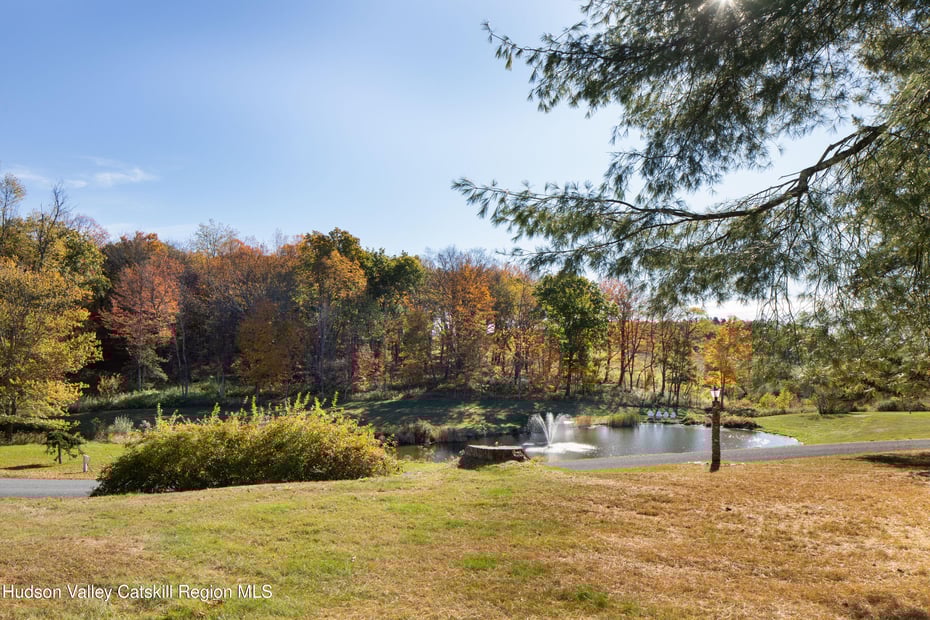 321 Tompkins Road Photo 3