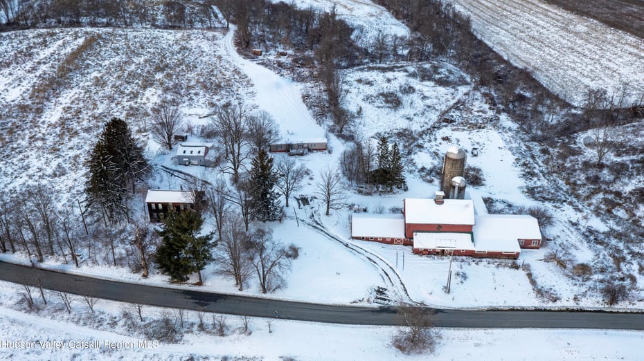 90 W End Road Photo 5