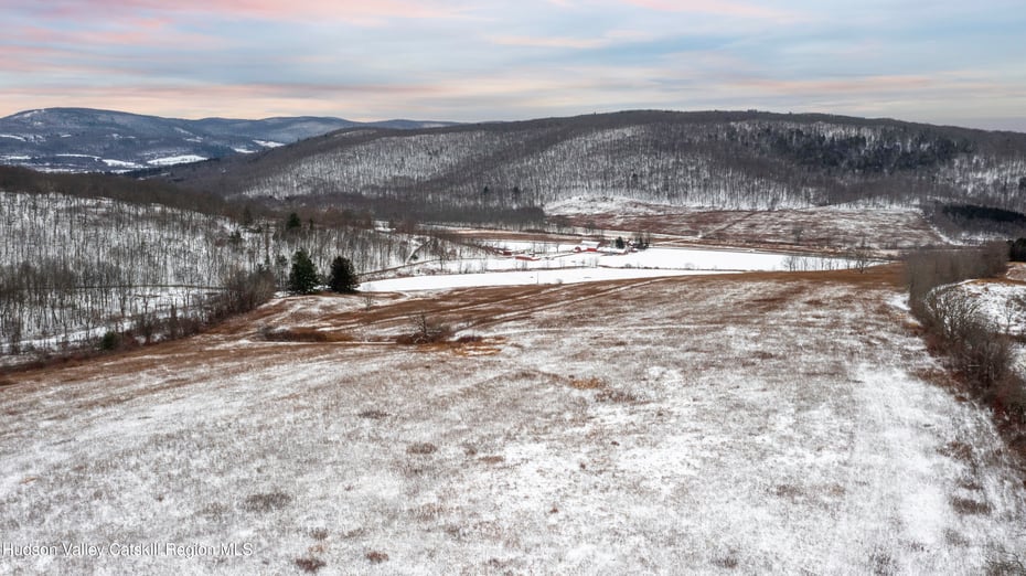 90 W End Road Photo 10