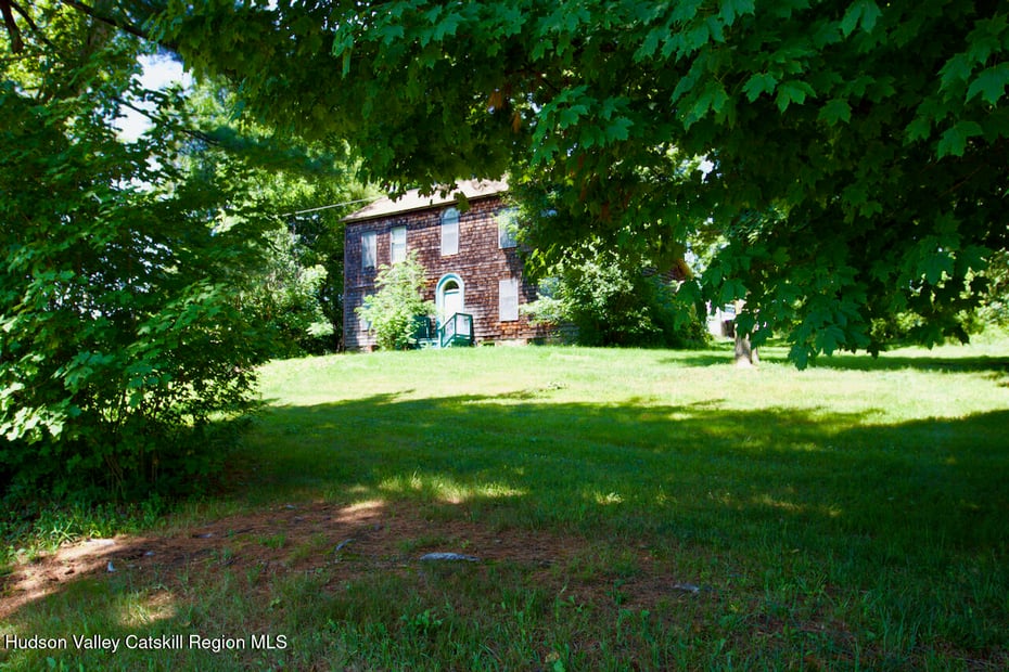 90 W End Road Photo 16