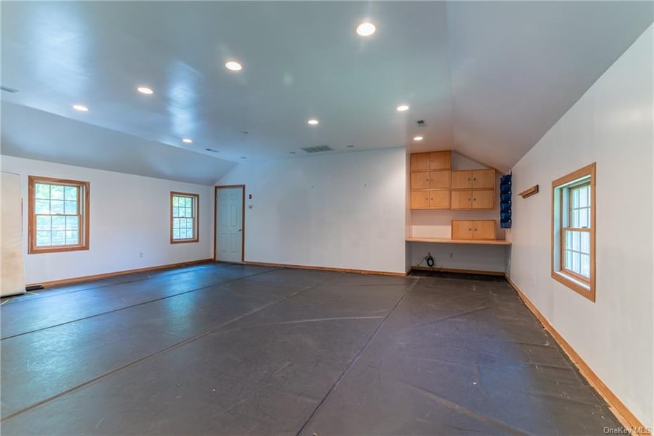 614 Bedford Road Photo 30