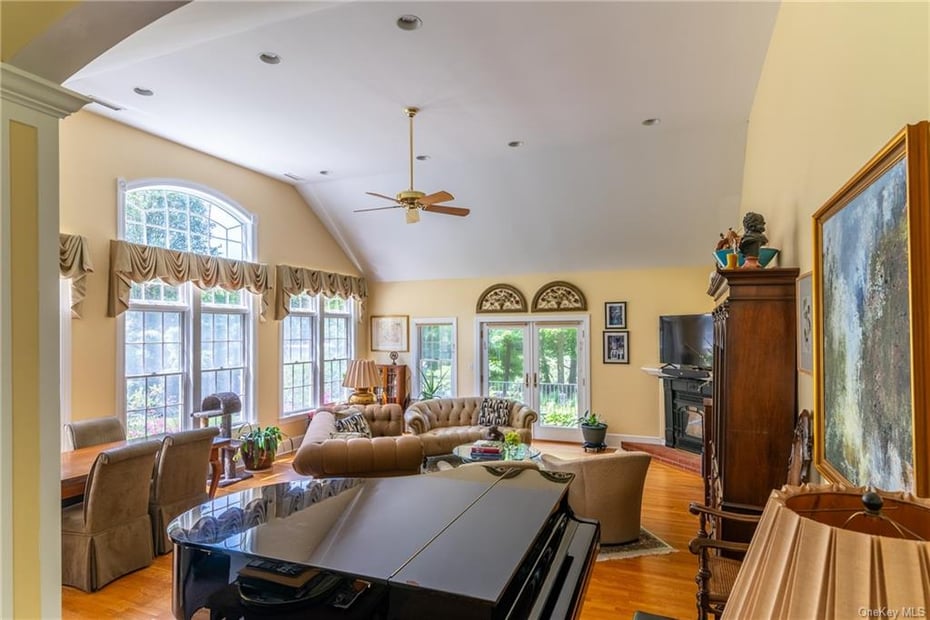 614 Bedford Road Photo 8
