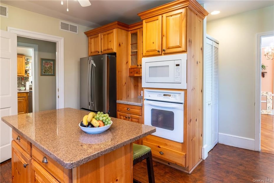 614 Bedford Road Photo 16