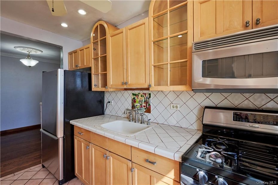 3255 Randall Avenue  #5H Photo 10